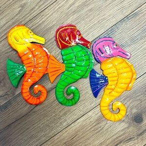 #BB Set of 3 Metal Seahorses